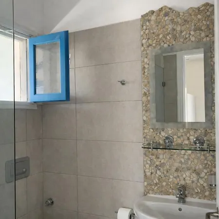 Sea View Apartments&studios *
